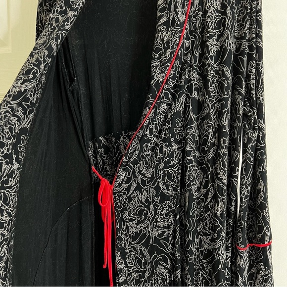 Soft Surroundings Robe Midnight Pink Peony Pink Tassel Size Small Side Pockets - Picture 9 of 11